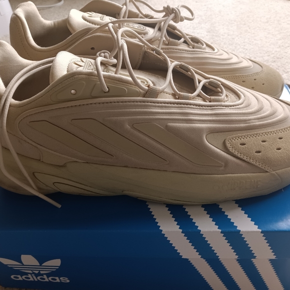 Adidas Ozelia - Picture 3 of 5